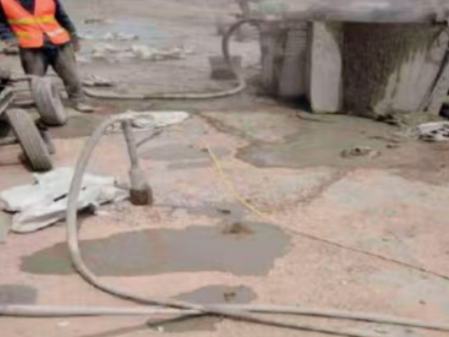 迁西水泥混凝土路面板底注浆技术 路面脱空注浆整治方案