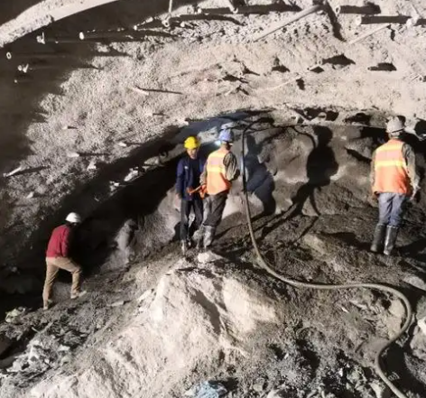 迁西隧道拱顶带模注浆料，微膨胀注浆料的特点及施工工艺